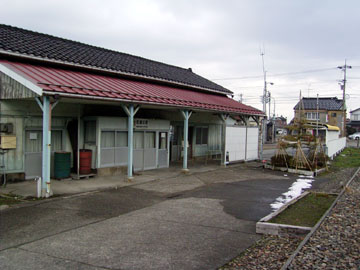 岩瀬浜駅舎